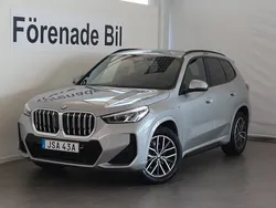 Grå (space silver metallic ) Ny 2025 BMW X1 M Sport SUV | 459 400 kr (Superpris)