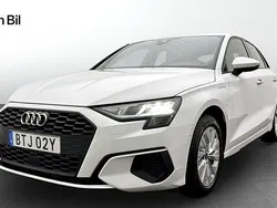 Vit Begagnad 2023 Audi A3 Sportback e-tron Proline Sedan | 339 000 kr (Marknadspris)
