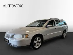 Ljusgrå Begagnad 2005 Volvo V70 Kinetic Kombi | 32 900 kr (Marknadspris)
