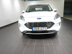 Vit Begagnad 2024 Ford Kuga Titanium SUV | 289 900 kr (Bra pris)