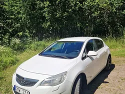 Vit Begagnad 2010 Opel Astra Enjoy Halvkombi | 29 500 kr (Marknadspris)