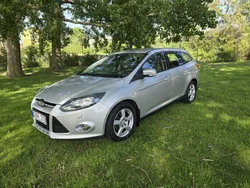Grå Begagnad 2014 Ford Focus Titanium Kombi | 45 000 kr (Superpris)