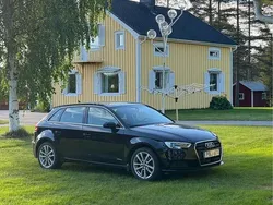 Svart Begagnad 2017 Audi A3 Sportback Comfort Halvkombi | 99 000 kr (Superpris)