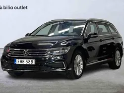 Svart Begagnad 2023 VW Passat GTE Kombi | 284 900 kr (Marknadspris)