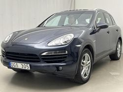 Mörkblå Begagnad 2011 Porsche Cayenne S E-Hybrid SUV | 192 000 kr