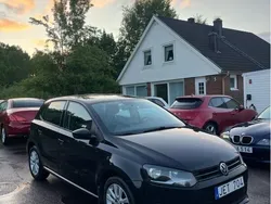 Svart Begagnad 2010 VW Polo Halvkombi | 42 900 kr (Marknadspris)