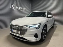 Vit Begagnad 2022 Audi e-tron Comfort SUV | 499 500 kr (Dyr)