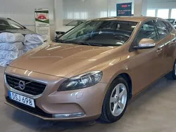 Brun Begagnad 2013 Volvo V40 Kinetic Kombi | 75 000 kr (Marknadspris)