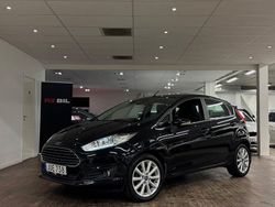 Svart Begagnad 2015 Ford Fiesta Titanium Halvkombi | 79 900 kr (Marknadspris)