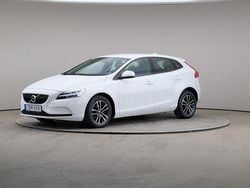 Vit (ice vit, solid) Begagnad 2017 Volvo V40 Business Edition Kombi | 165 000 kr (Marknadspris)