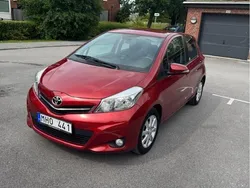 Röd Begagnad 2012 Toyota Yaris Active Halvkombi | 62 999 kr (Marknadspris)