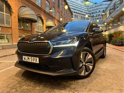 Svart Begagnad 2022 Skoda Enyaq iV SUV | 199 900 kr