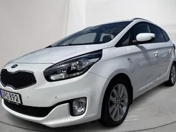 Vit Begagnad 2016 Kia Carens Comfort Minibuss | 110 000 kr