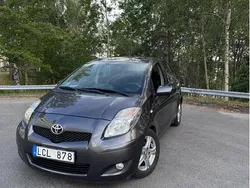 Grå Begagnad 2010 Toyota Yaris Halvkombi | 42 000 kr (Bra pris)