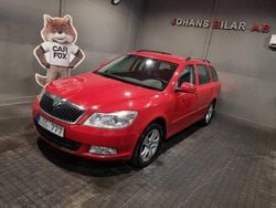 Röd Begagnad 2011 Skoda Octavia Elegance Kombi | 49 900 kr (Bra pris)