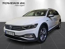 Vit (glacier white metallic) Begagnad 2024 VW Passat Alltrack Kombi | 369 900 kr (Marknadspris)