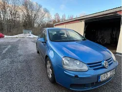 Blå Begagnad 2004 VW Golf IV Sportline Halvkombi | 25 000 kr (Dyr)