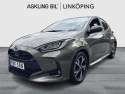 Grön Begagnad 2024 Toyota Yaris Hybrid Active Halvkombi | 265 000 kr (Lite dyr)