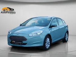 Grön Begagnad 2013 Ford Focus Electric Titanium Halvkombi | 108 900 kr