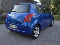 Blå Begagnad 2006 Suzuki Swift Halvkombi | 35 000 kr (Marknadspris)