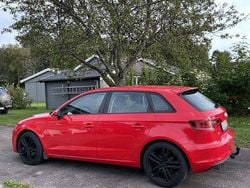 Röd Begagnad 2014 Audi A3 Sportback Attraction Halvkombi | 105 000 kr (Bra pris)