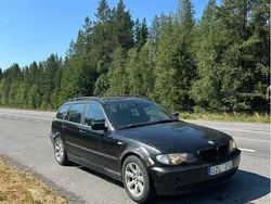 Svart Begagnad 2004 BMW 318 Kombi | 8 000 kr (Bra pris)