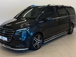 Mörkgrå Ny 2024 Mercedes V300 Exclusive Minibuss | 999 900 kr