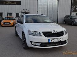 Vit Begagnad 2015 Skoda Octavia Kombi | 54 900 kr (Bra pris)