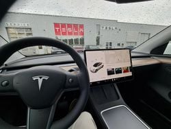 Vit Begagnad 2023 Tesla Model Y Long Range AWD SUV | 399 000 kr (Bra pris)