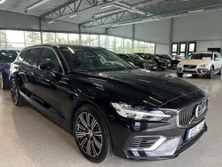 Svart Begagnad 2023 Volvo V60 Core Kombi | 414 900 kr (Marknadspris)