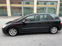 Svart Begagnad 2004 Honda Civic Halvkombi | 19 500 kr (Marknadspris)