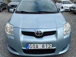Ljusblå (blå) Begagnad 2007 Toyota Auris Halvkombi | 31 500 kr (Marknadspris)