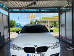 Vit Begagnad 2012 BMW 320 Sedan | 139 000 kr (Dyr)