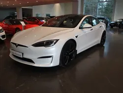 Vit Begagnad 2023 Tesla Model S Long Range Sedan | 739 900 kr (Marknadspris)