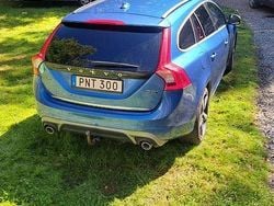 Blå Begagnad 2017 Volvo V60 R-Design Kombi | 125 000 kr (Bra pris)