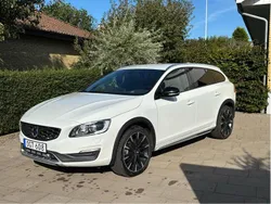Vit Begagnad 2017 Volvo V60 CC Business Edition Kombi | 194 000 kr (Bra pris)