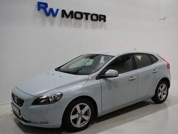 Ljusblå Begagnad 2016 Volvo V40 Kombi | 134 800 kr (Bra pris)