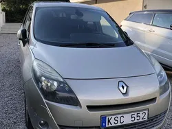 Brun Begagnad 2010 Renault Grand Scénic III Minibuss | 35 000 kr