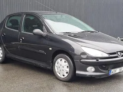 Svart Begagnad 2005 Peugeot 206 Halvkombi | 19 900 kr (Marknadspris)