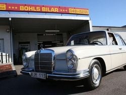 Ljusgrå Begagnad 1967 Mercedes W108 Sedan | 189 000 kr