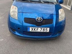 Blå Begagnad 2006 Toyota Yaris Halvkombi | 19 900 kr (Marknadspris)