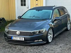 Grå Begagnad 2015 VW Passat Kombi | 145 000 kr