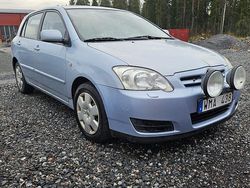 Ljusblåmetalic Begagnad 2005 Toyota Corolla Halvkombi | 29 000 kr (Bra pris)