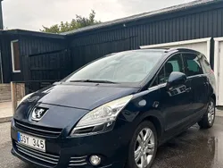 Mörkblå Begagnad 2010 Peugeot 5008 Allure Minibuss | 34 900 kr