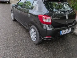 Svart Begagnad 2015 Dacia Sandero Halvkombi | 43 000 kr (Superpris)