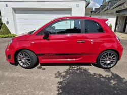 Röd Begagnad 2016 Abarth 595 Competizione Halvkombi | 139 000 kr (Bra pris)