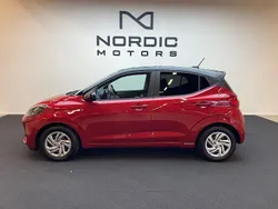 Röd Begagnad 2022 Hyundai i10 Halvkombi | 134 900 kr (Marknadspris)