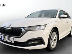 Vit Begagnad 2024 Skoda Octavia Ambition Kombi | 319 900 kr (Bra pris)