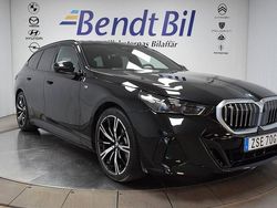 Svart Begagnad 2025 BMW 530e M Sport Kombi | 689 500 kr (Marknadspris)