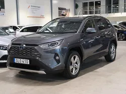 Mörkgrå Begagnad 2019 Toyota RAV4 Hybrid Executive SUV | 319 800 kr (Marknadspris)